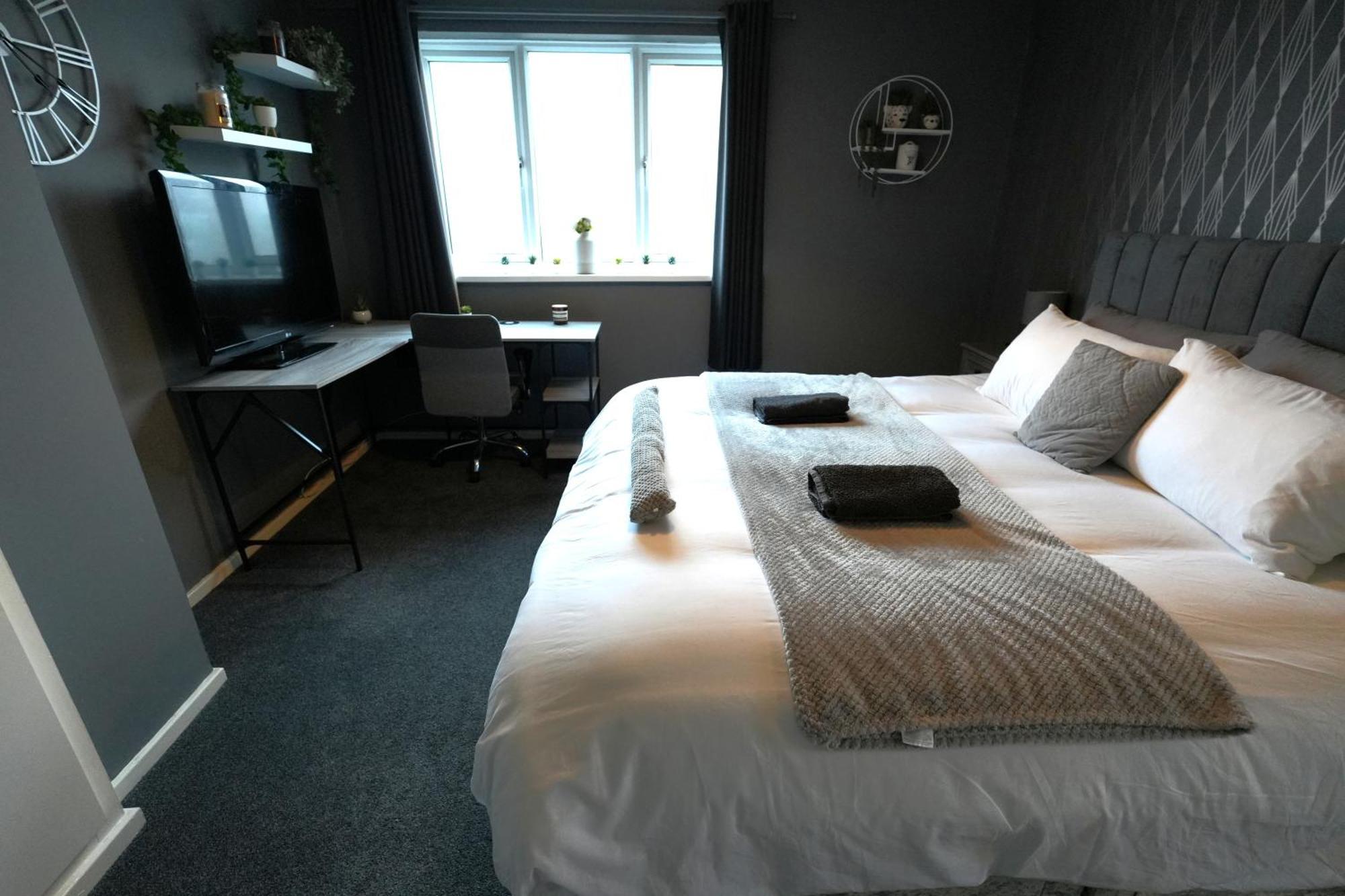 Detached Homestay - Super, King & Double Rooms - Leyland, Preston, Chorley, Lancashire Экстерьер фото