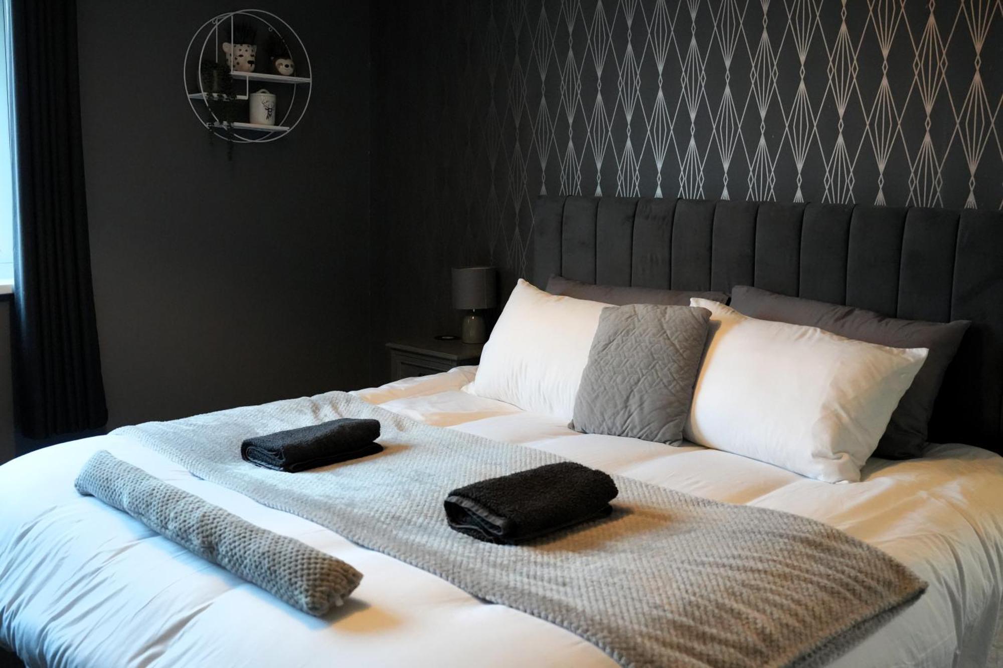 Detached Homestay - Super, King & Double Rooms - Leyland, Preston, Chorley, Lancashire Экстерьер фото