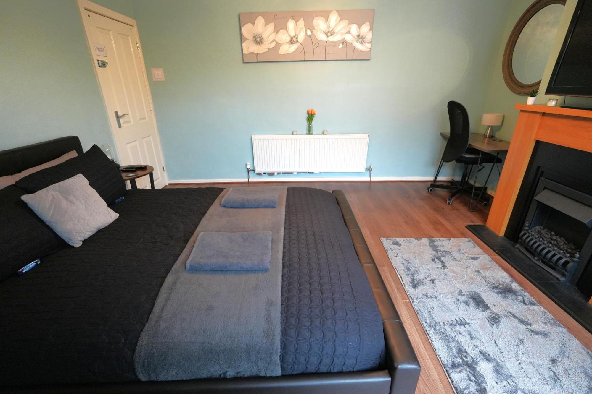 Detached Homestay - Super, King & Double Rooms - Leyland, Preston, Chorley, Lancashire Экстерьер фото